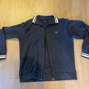 Fred perry zipup - Clean mörkgrå fred perry zip 