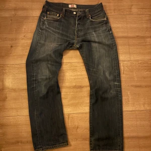 Levi’s 501 jeans - Säjler nu ett par riktigt snygga levis 501or med en otrolig tvätt! Storlek 30w 30l.          Skriv vid funderingar!🙂