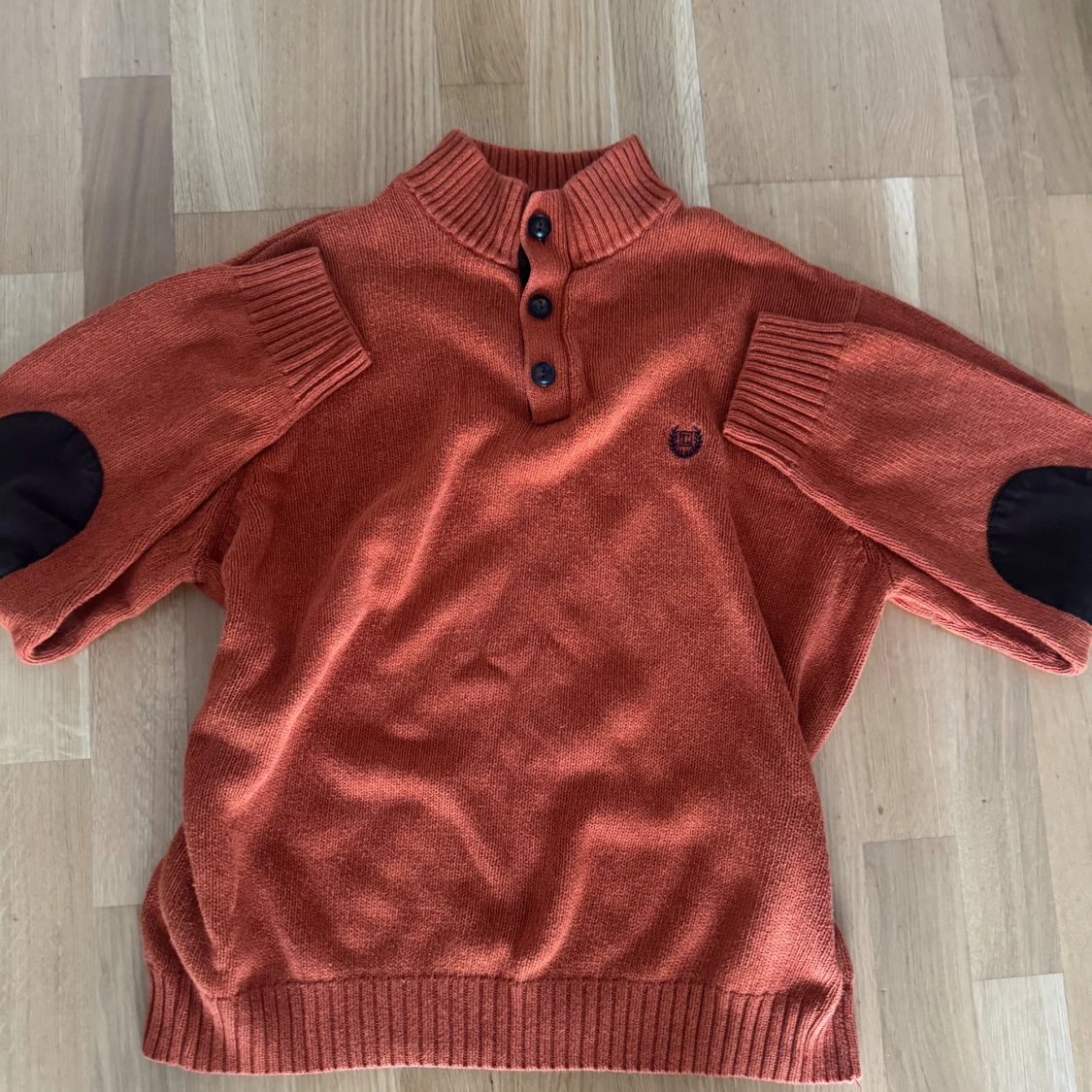 Orange stickad tröja från Chaps