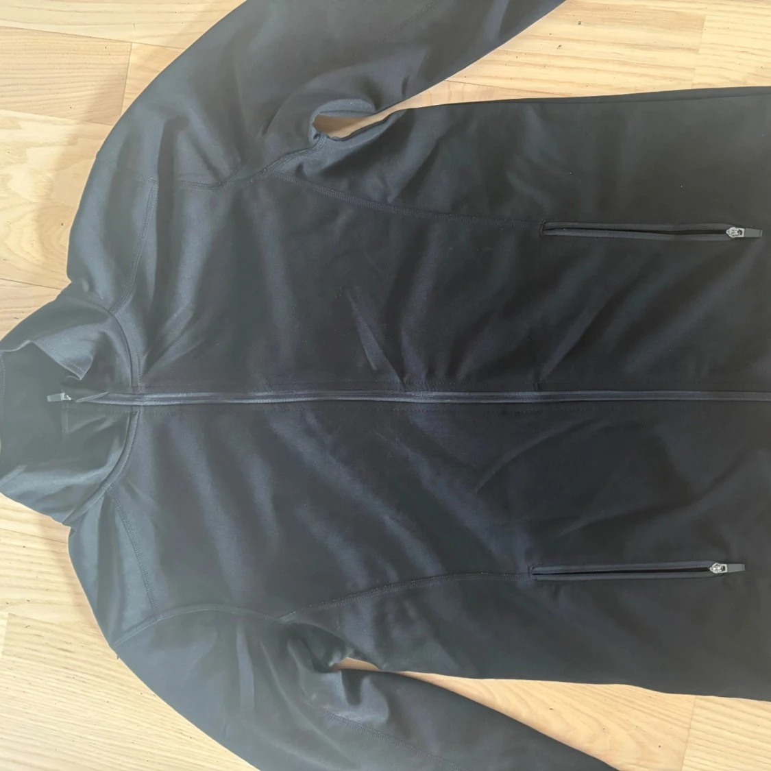 Svart sportig jacka - 90