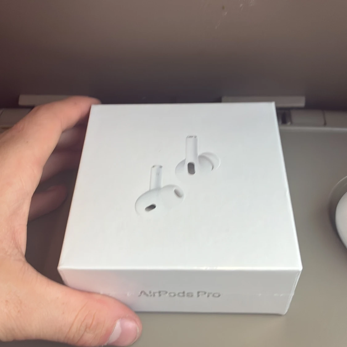 AirPods Pro (2nd generation) MagSafe USB-C - 4