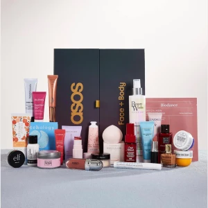 ASOS Adventskalender 2025 - Adventskalender från ASOS 🌟Slutsåld och säljer den för billigare pris! ✨Säljer då jag har en annan och det är för sent för retur, Alla produkter tillkommer 💓