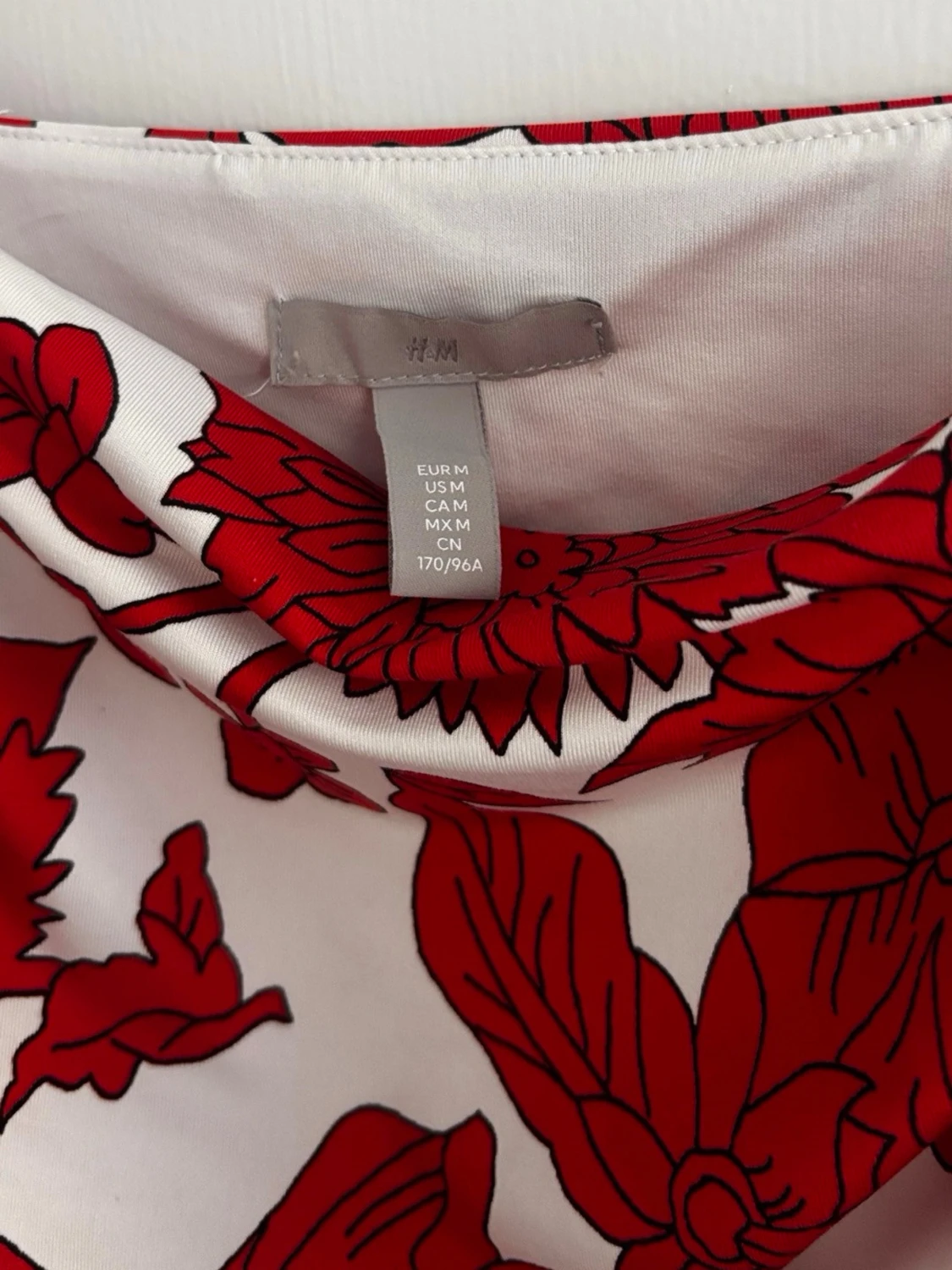 Vit och röd blommig body - 3