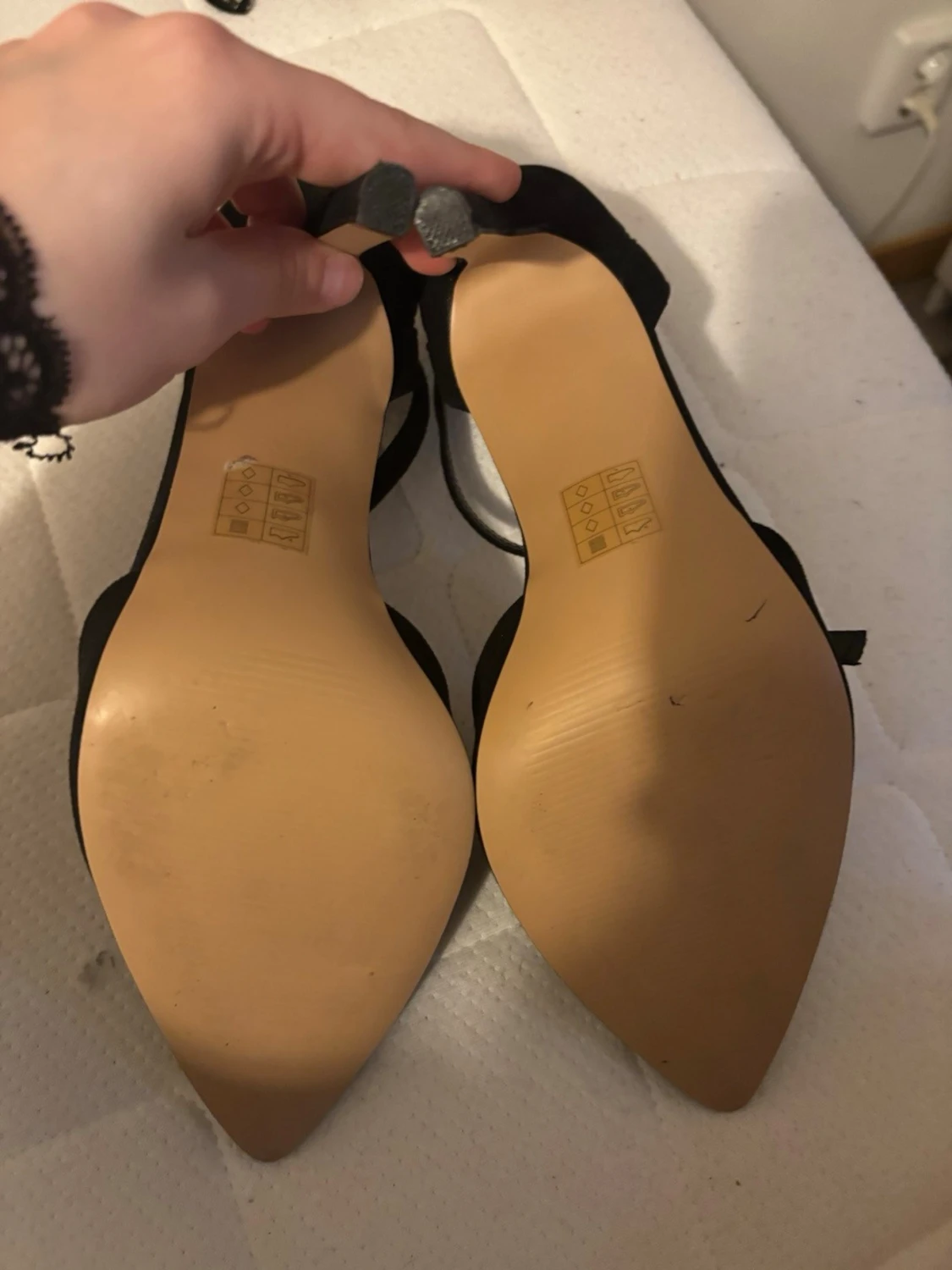 Svarta pumps med remmar från ONLY - 3