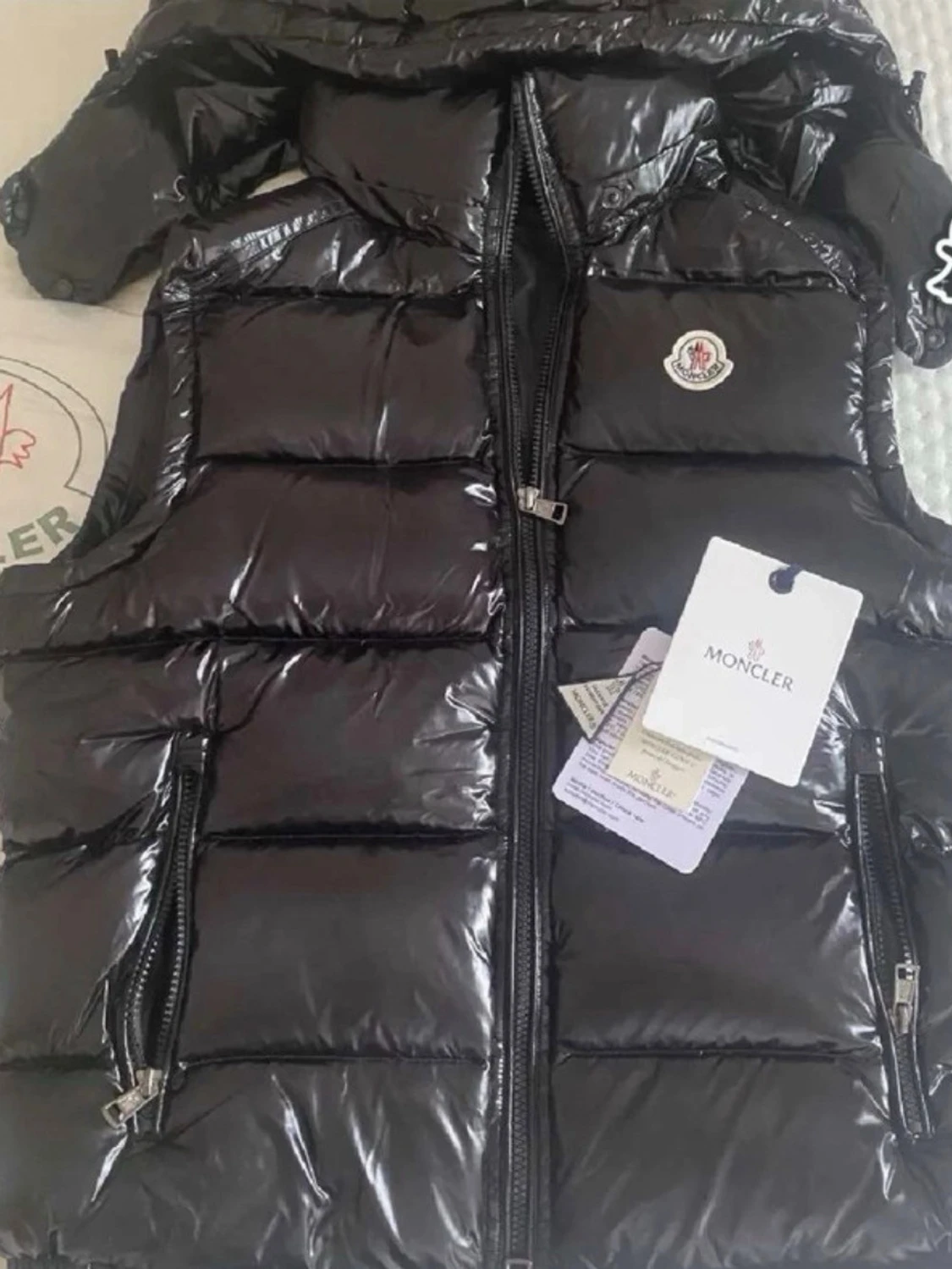 Svart dunjacka från Moncler - 2