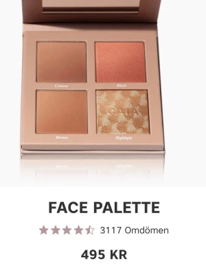Caia palette med contour, bronzer, blush& highlight - Caia palette med fyra puder: contour i matt brun, blush i varm rosaton, bronzer i gyllenbrun och highlighter i skimrande champagne. Paletten har spegel och stilren 