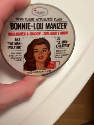 The Balm  Highlighter - Highlighter. Perfekt för att ge glow till ansiktet eller använda som ögonskugga. Ny 