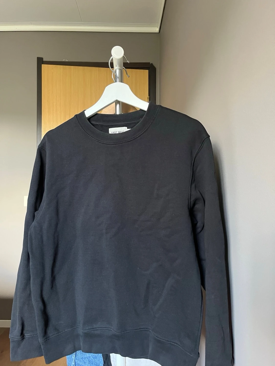 Enkel sweatshirt från East West