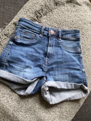 Jeans shorts - Så snygga jeans shorts i storlek xs.🤍