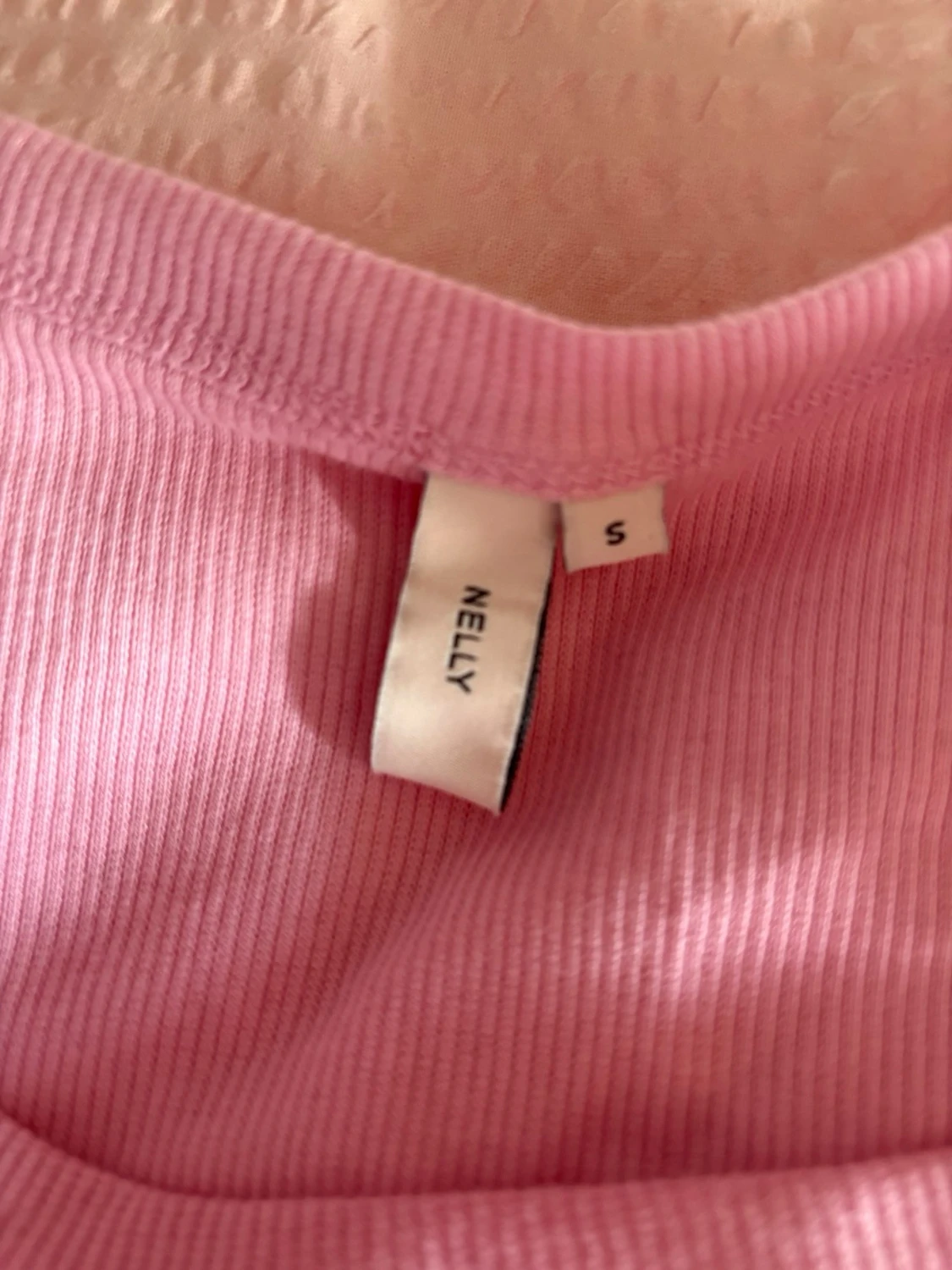 Rosa ribbad topp från Nelly - 1