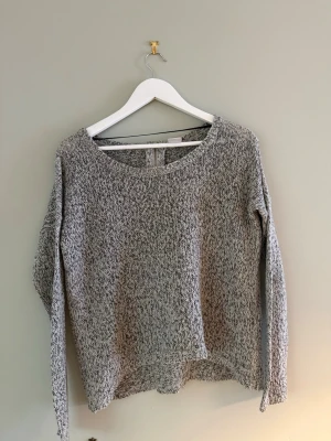 Vero Moda tröja  - Vero Moda tröja. I använt skick. Storlek S