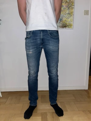 Replay Jeans - Slim fit, Är i hyfsat skick, lite trasigt vid ena fickan, annars inga större fel