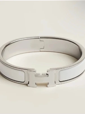 Klick H Armband  - Superfint armband som knappt är använt. Det rostar inte!💗