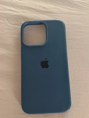 Apple skal - Apple skal till iPhone 13 pro/13. Defekten ser ni på sista bilden