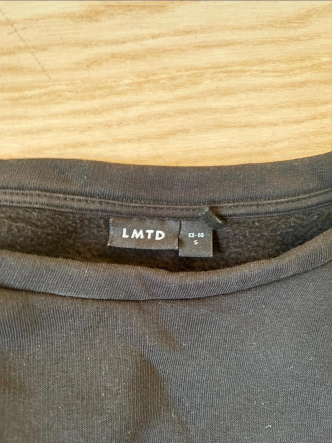 Svart tröja från LMTD - 2
