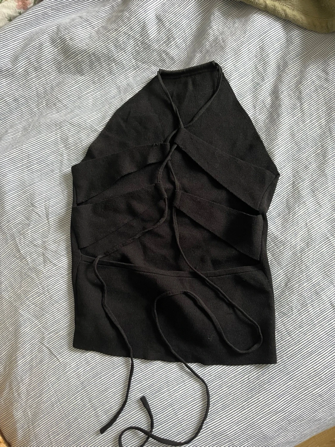 Svart ribbad snörningstopp - 1