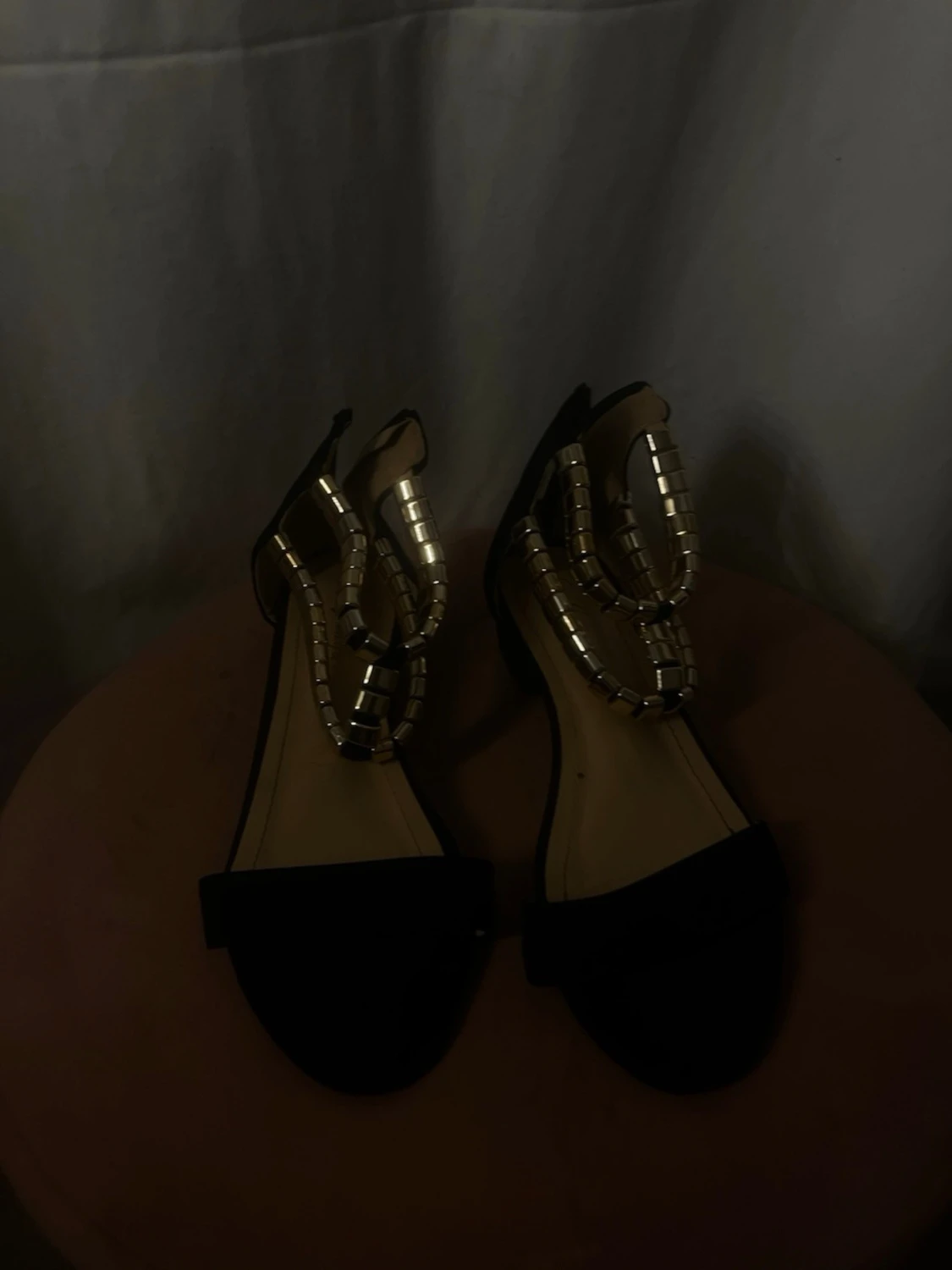 Svarta ballerinaskor med gulddetaljer - 1