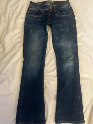 Ltb jeans - Snygga bootcut jeans från Ltb. Storleken W24 och L30, innerbenslängden är 74 och måttet rakt över midjan är 34cm
