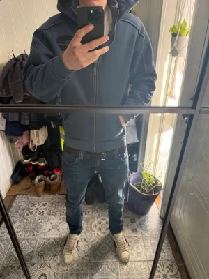Gasp pro Xs - Säljer en blå pro hoodie från gasp. Nypris ca 2000. Xs men ganska stor i storlek. Riktigt Varm och skön 