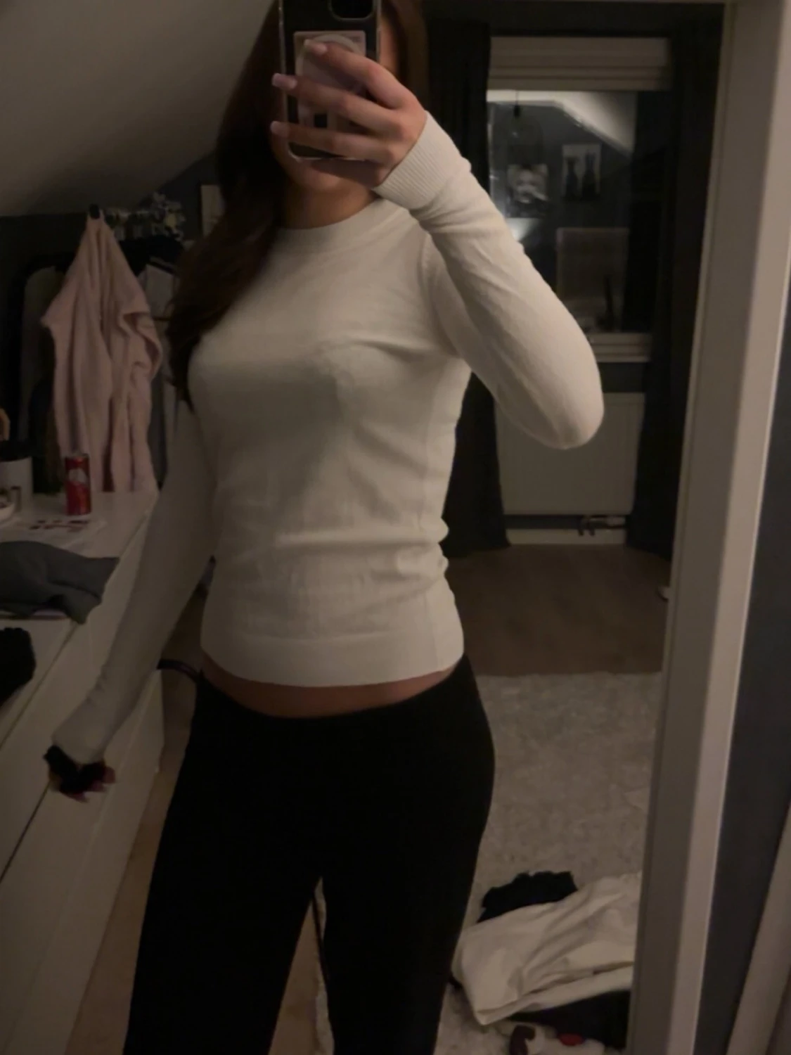 Vit långärmad tröja i basic stil - 1