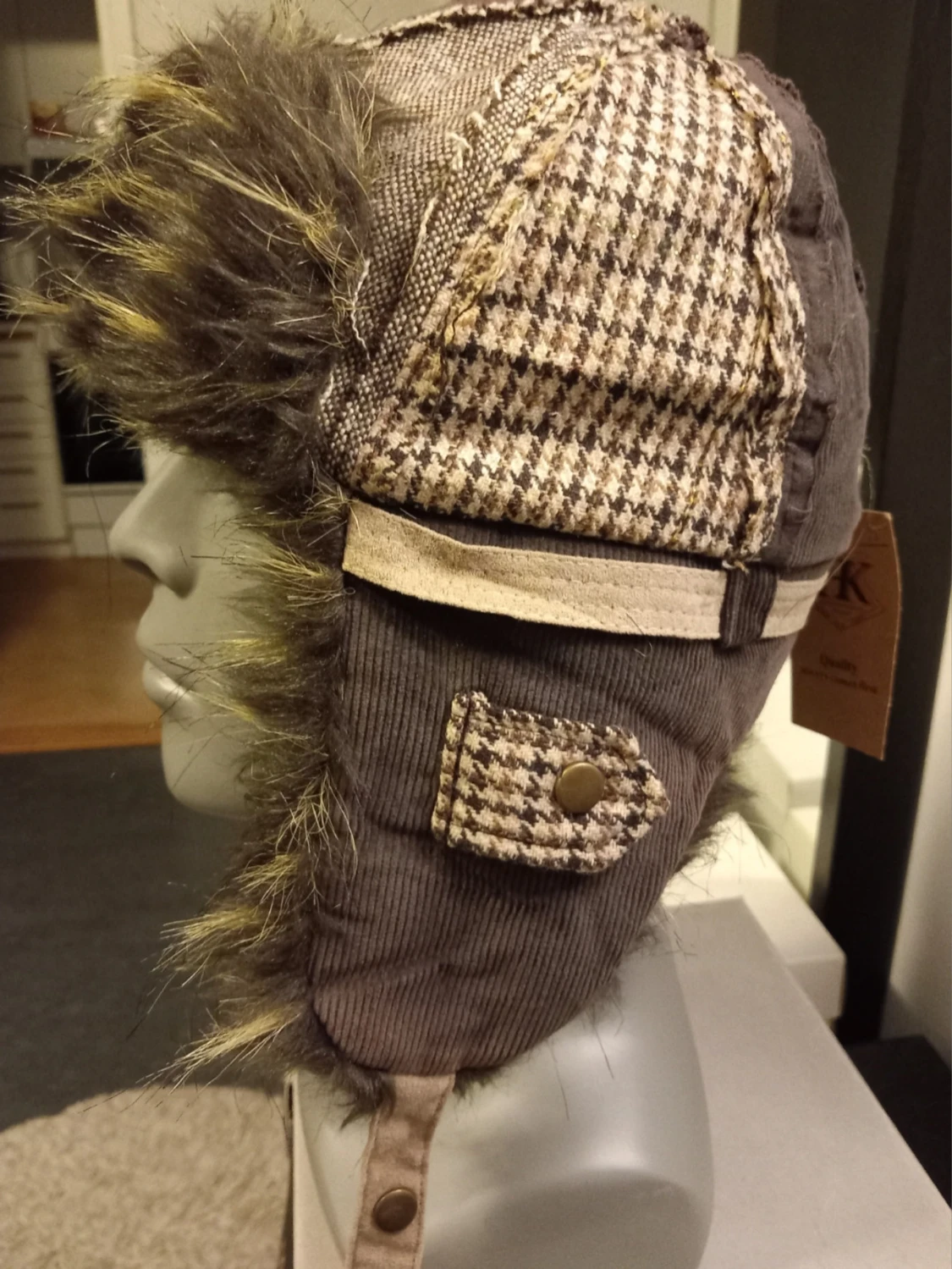 Brun pälsmössa från Handskkompaniet - Storlek S  - 2