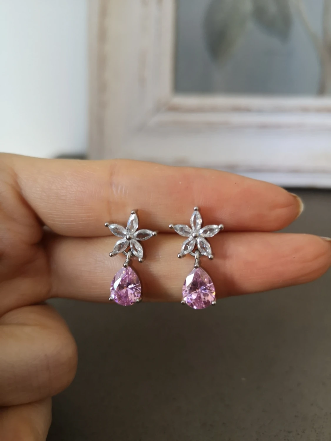 Blommiga örhängen med rosa sten - 1