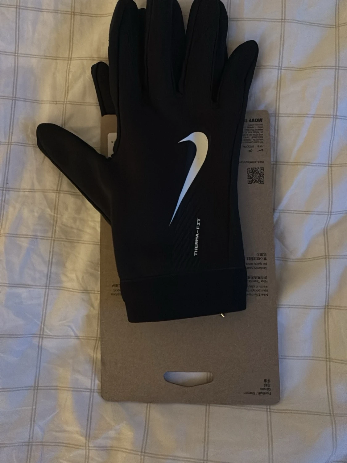 Svarta Nike Therma-Fit handskar - 1