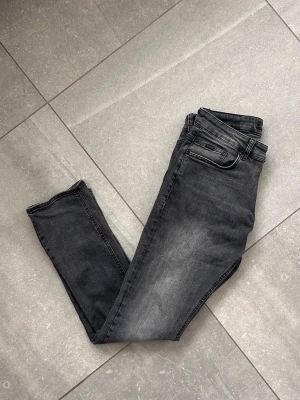 Just Junkies  - Säljer nu dessa Just Junkies jeans i Stolek:30/32 Skicket skulle uppskattas till (7/10) 