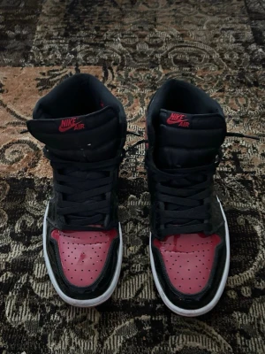 Jordan 1 patent bred  - Bra skicka knappt använda för bra pris 