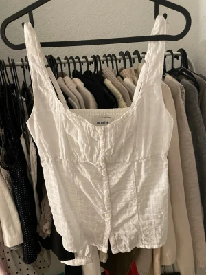 hollister topp - Såå himla snygg topp från hollister i jättebra skick, bara använd 2 gånger!💖💖