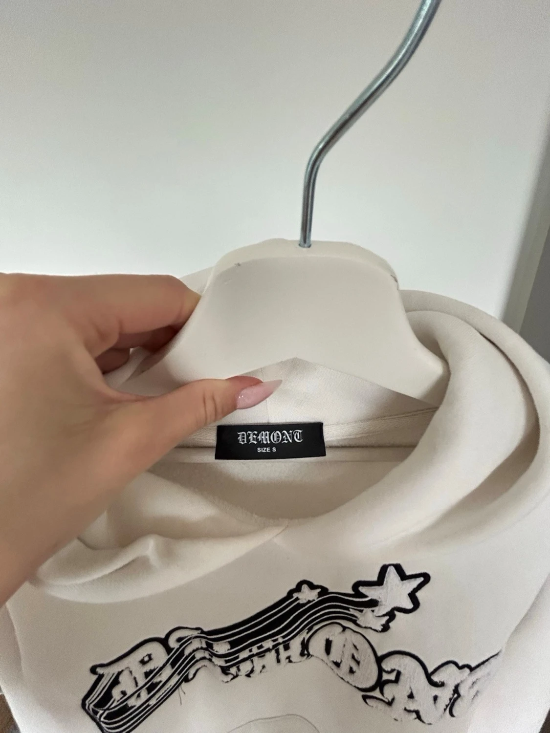 Vit hoodie från Demont med tryck - 1