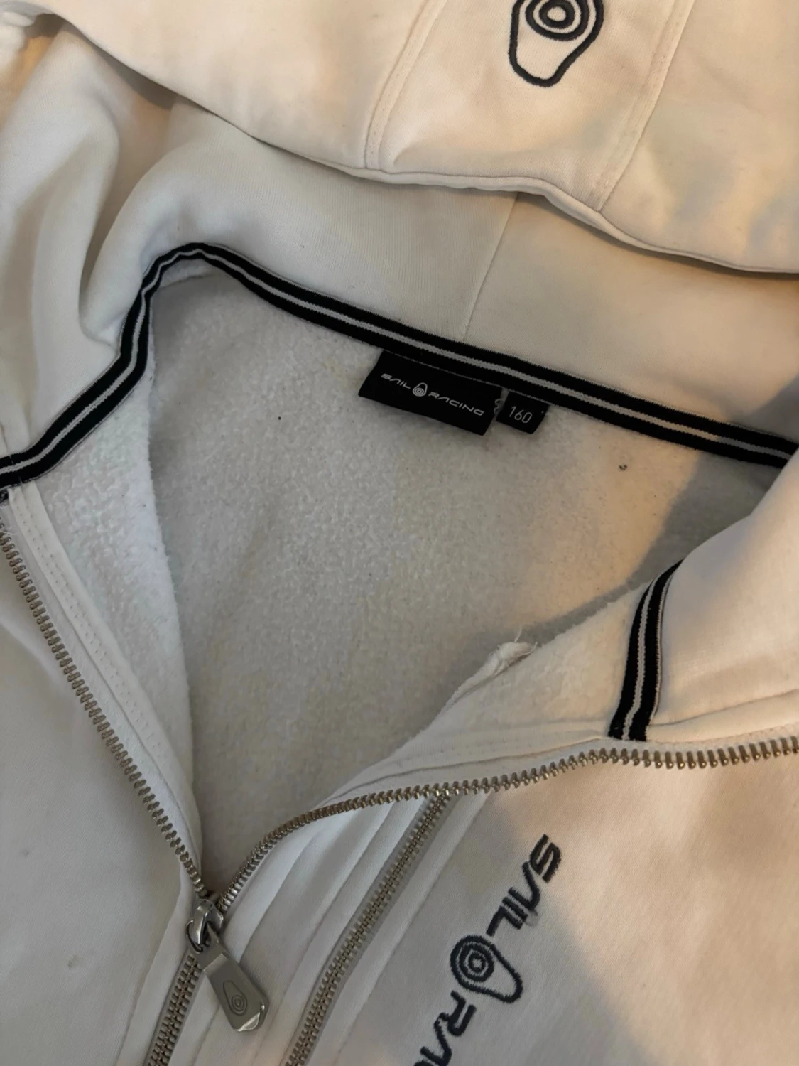 Vit hoodie från Sail Racing - 1