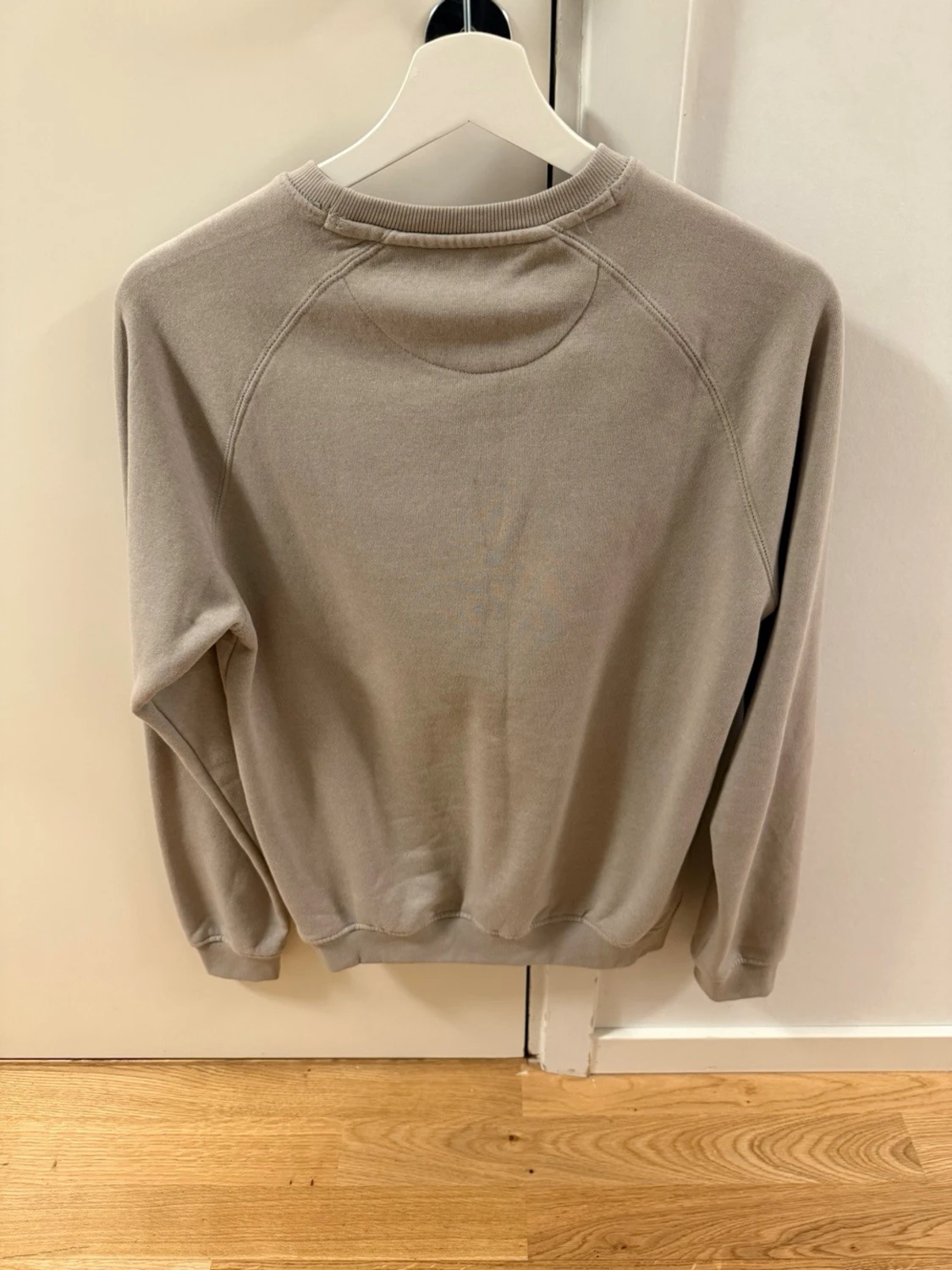 Beige basic sweatshirt - 1
