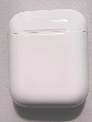 Apple AirPods  laddningsetui - Säljer ett par Apple klassiska vita laddningsetuiet. 