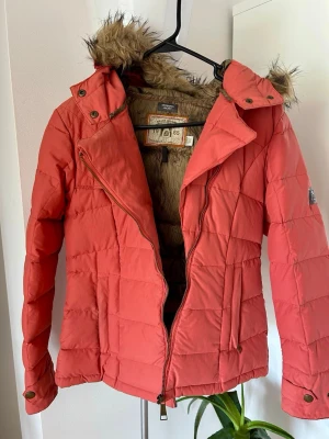 Burnt orange snowmass winter coat with faux fur hood - Beautiful condition! This coat was only worn a few times and was just too small for me. But I adore it and it’s super warm, even suitable for skiing! 