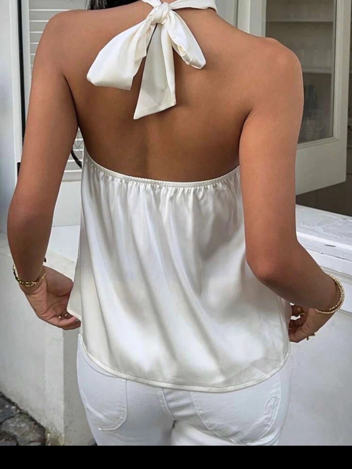 Vit halterneck linnetopp i satin - 1