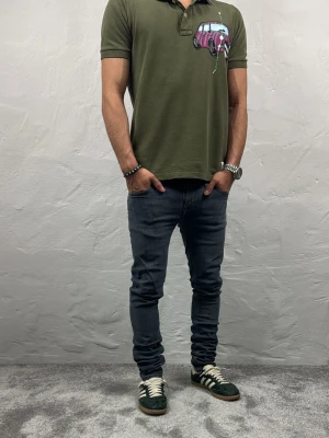 Nudie jeans  - Ett par riktigt snygga jeans från Replay i storlek W28 L30 i modellen Tight Long John