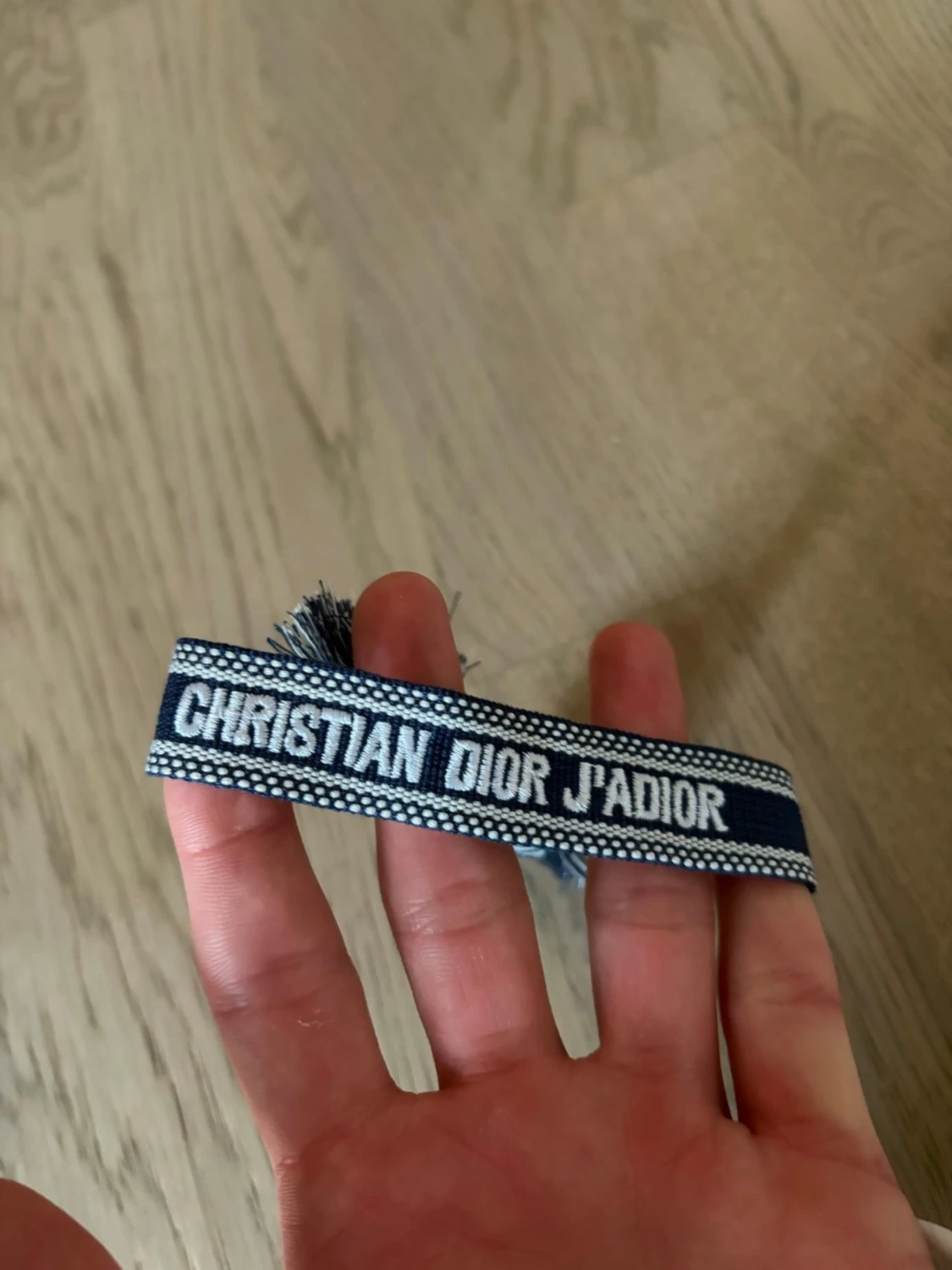 Blått och svart armband  - 5