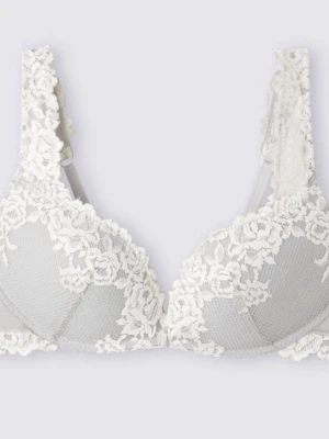 Grå intimissimi bh - Säljer min gråa intimissimi bh i storlek 75b! Den är använd mycket men inte trasig eller så, skriv för fler frågor eller bilder!😊💗