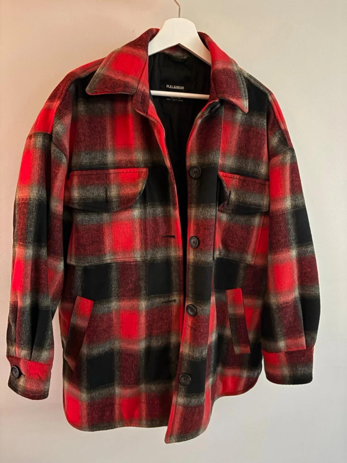Röd och svart rutig overshirt Pull&Bear - 1
