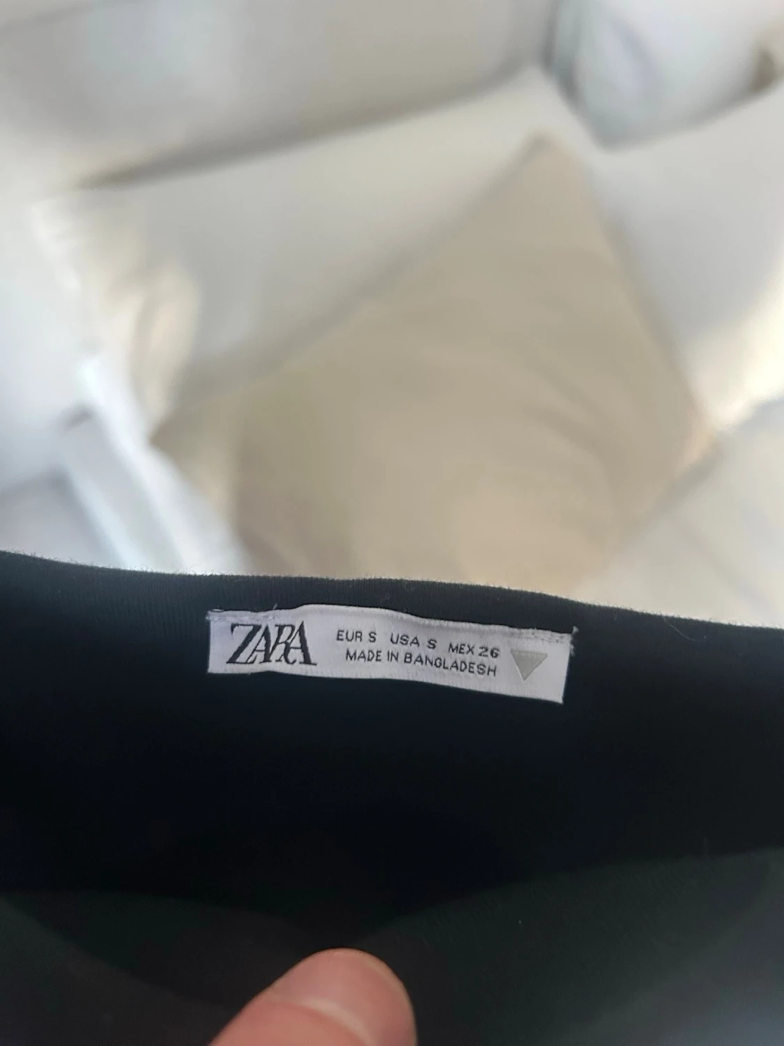 Svart kort klänning från Zara - 1