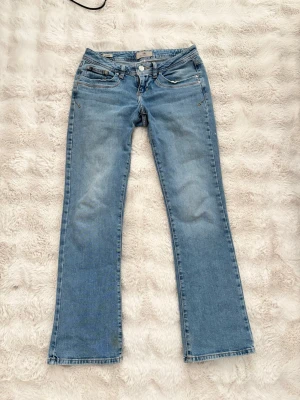 Ljusblå bootcut jeans från LTB - Säljer ett par ljusblå bootcut jeans från LTB💗