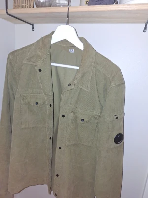 CP company Skjort/jacka - Nästa som Ny, knappt använd