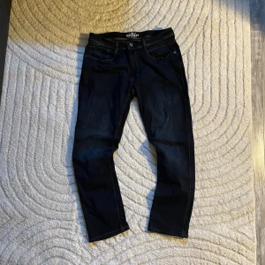 Grant Jeans - Säljer ett par mycket fina jeans från Grant. Fick som present men passade ej, därmed säljer jag den! Pris går att diskuteras!