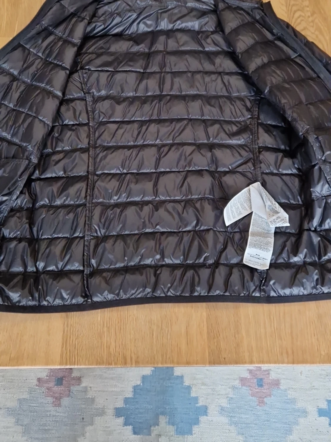 Svart pufferjacka från EA7 Emporio Armani - 1