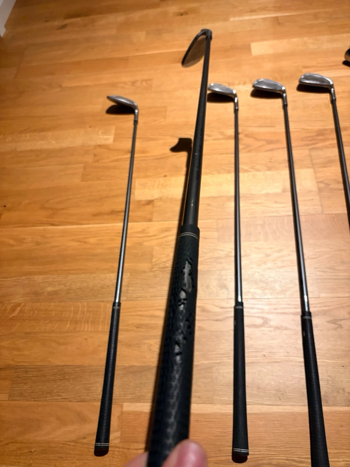 Set med 6 golfklubbor i metall - 1