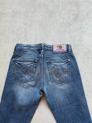 Lågmidjade replay jeans  - Super snygga replay jeans som tyvärr inte passar längre!! Storlek 26/34 