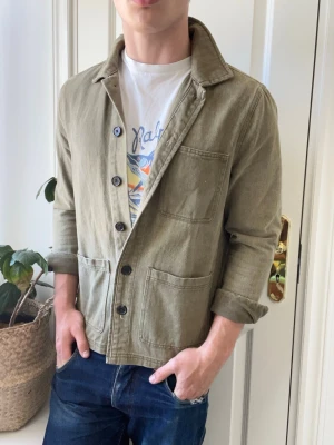 Studio total overshirt   - Studio total overshirt, Inga defekter! Modellen i bilderna är 180 cm 75 kg och bär Storlek S , Kom med frågor! 🌟 (Kan gå ned i pris vid köp av paket 😉) 
