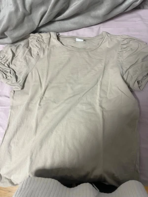 LINDEX - Knappt använd