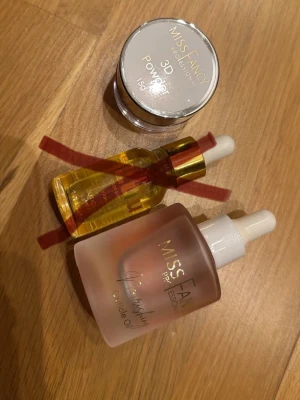 Miss Fancy 3D Powder och Cuticle Oil - Säljer Miss Fancy Professional 3D Powder och cuticle oil. 